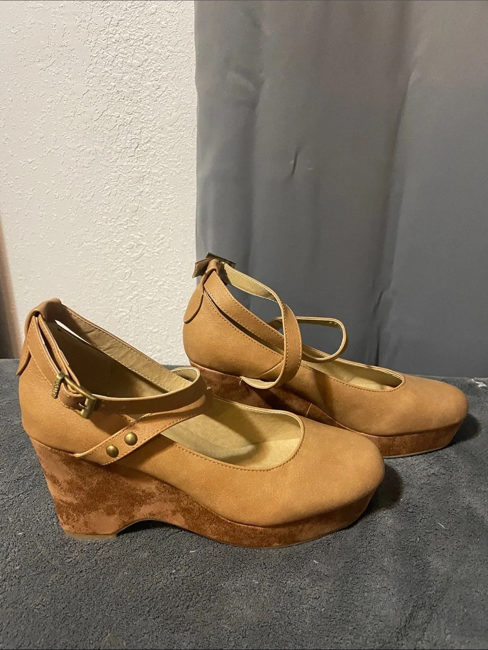 N/A elegant tan